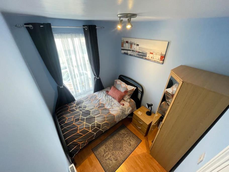 Beanies Lornestreet Four Bed House Apartment Swindon Luaran gambar
