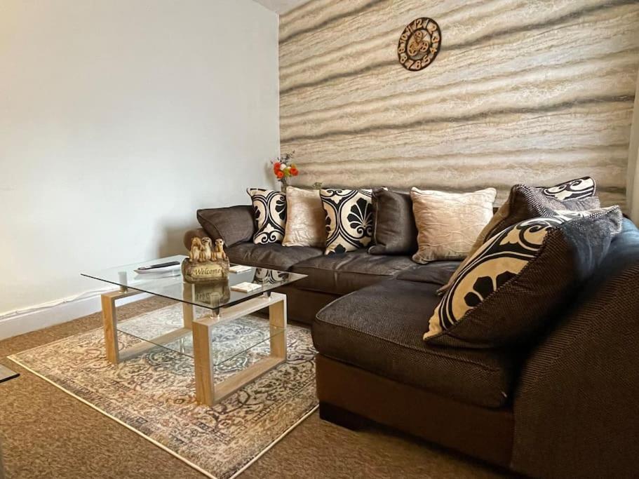 Beanies Lornestreet Four Bed House Apartment Swindon Luaran gambar