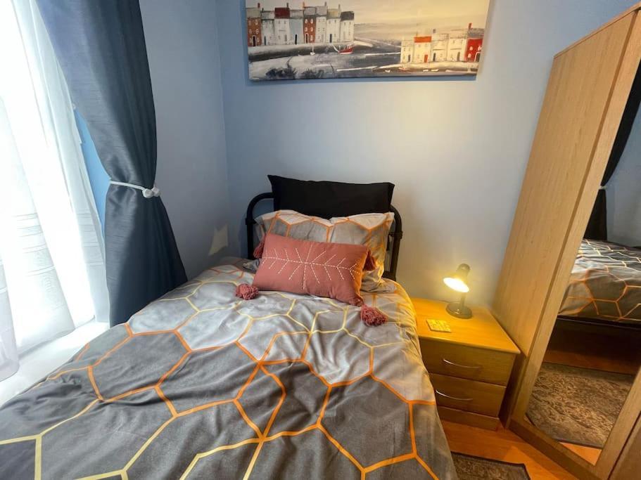 Beanies Lornestreet Four Bed House Apartment Swindon Luaran gambar