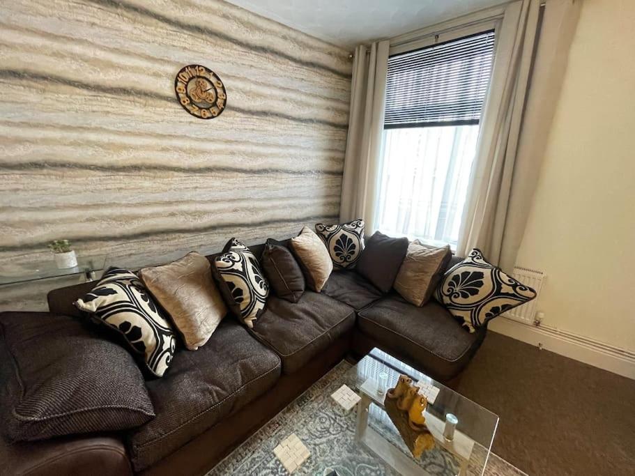 Beanies Lornestreet Four Bed House Apartment Swindon Luaran gambar