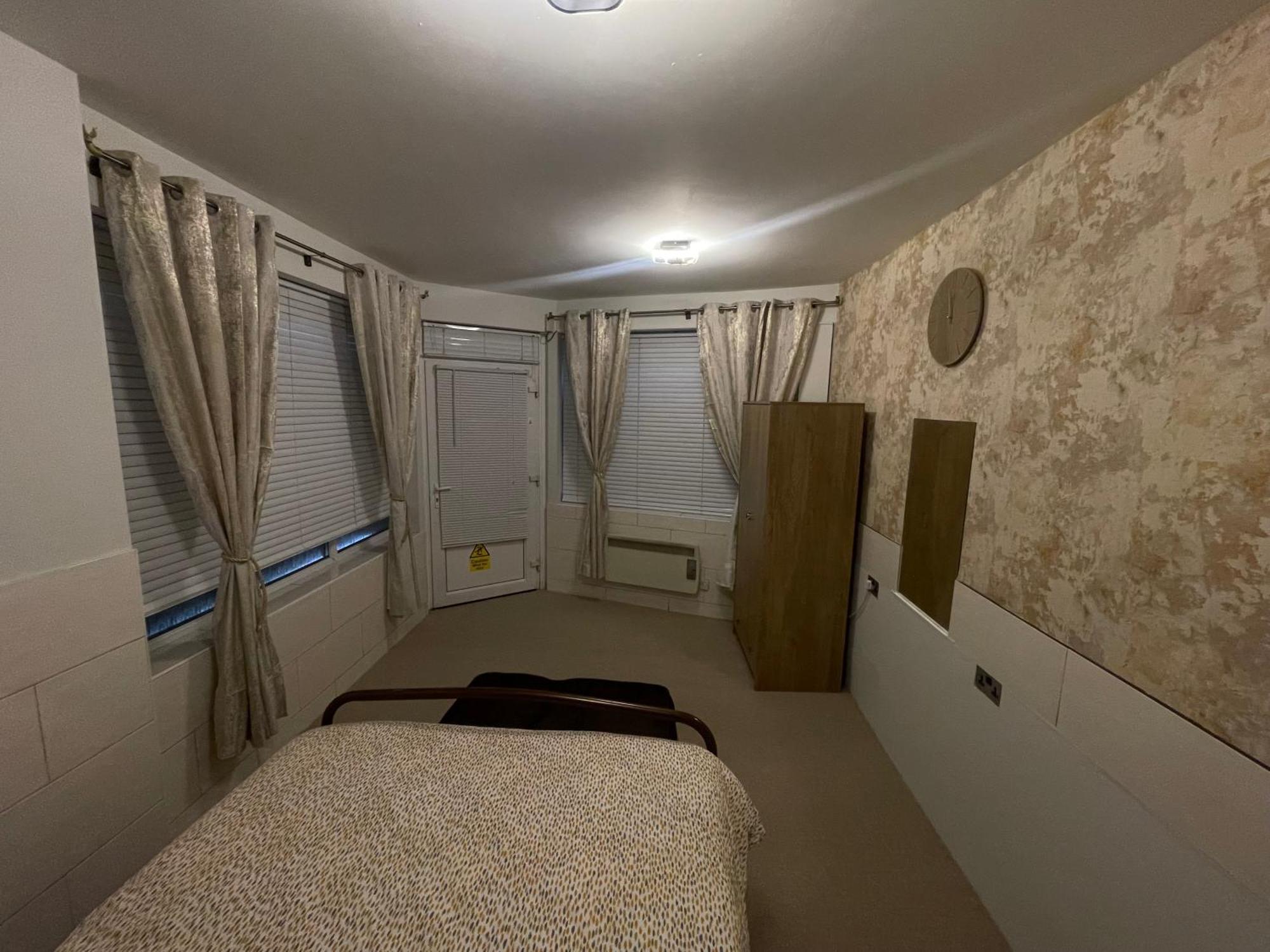 Beanies Lornestreet Four Bed House Apartment Swindon Luaran gambar