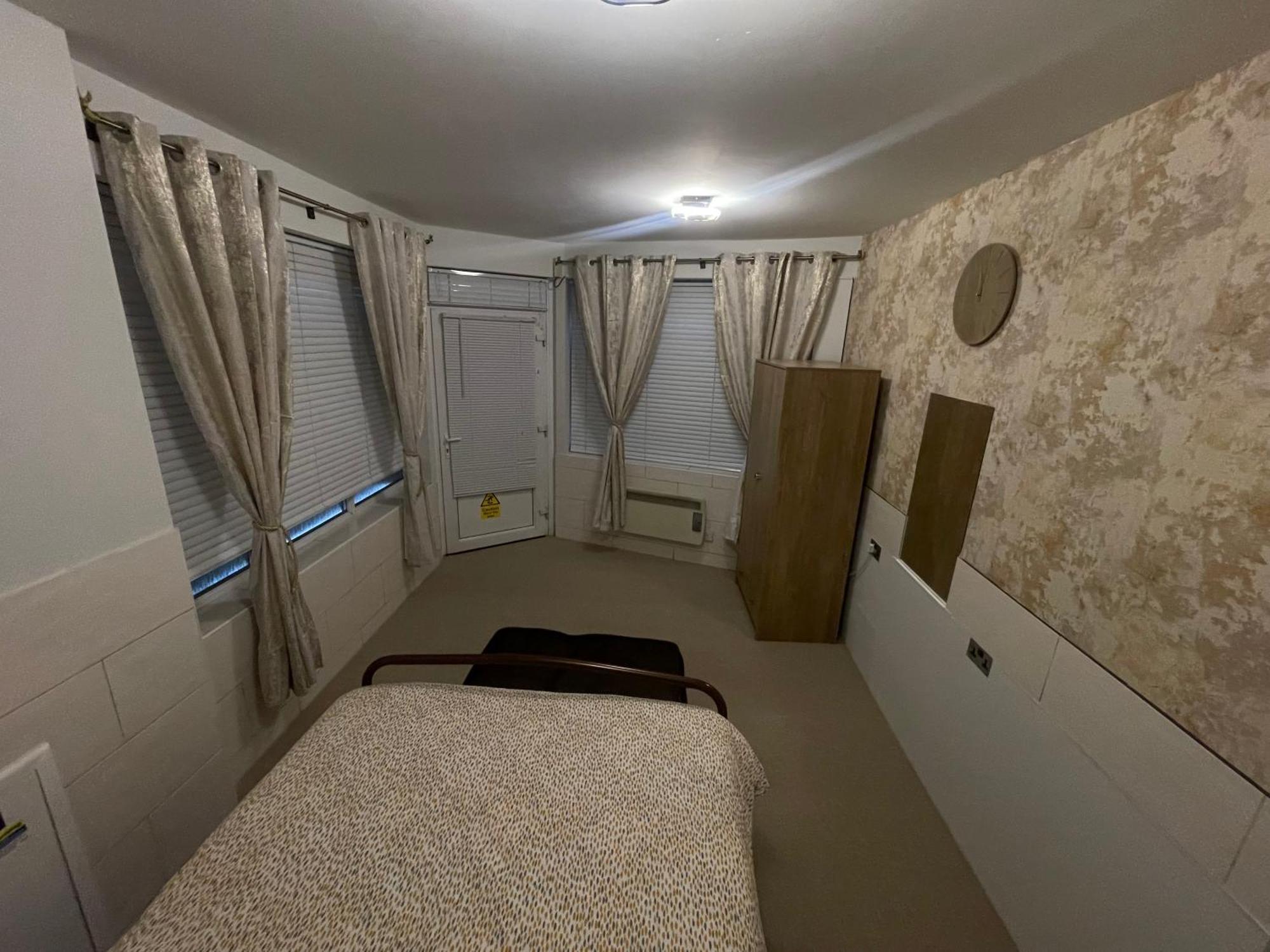 Beanies Lornestreet Four Bed House Apartment Swindon Luaran gambar