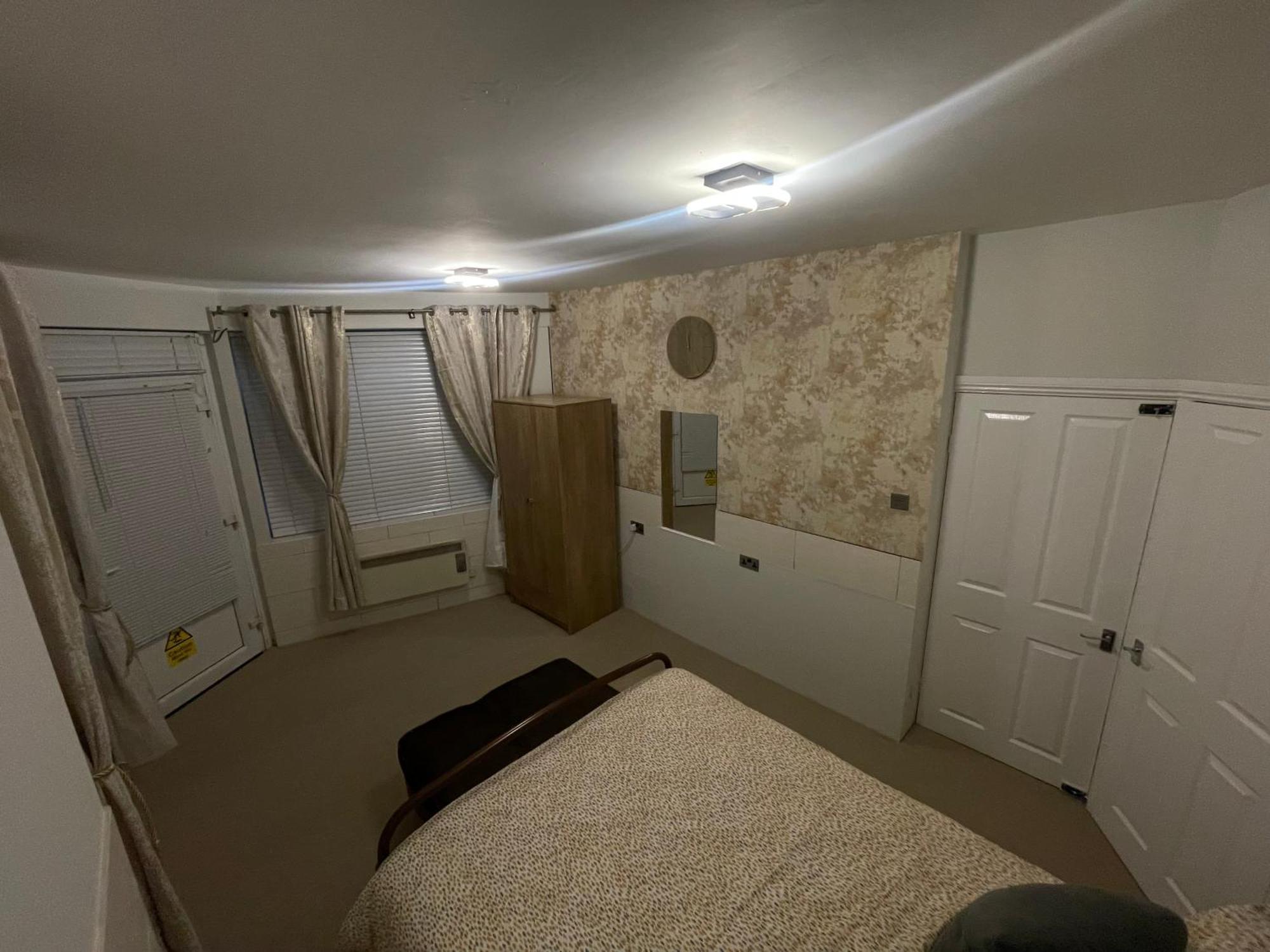 Beanies Lornestreet Four Bed House Apartment Swindon Luaran gambar