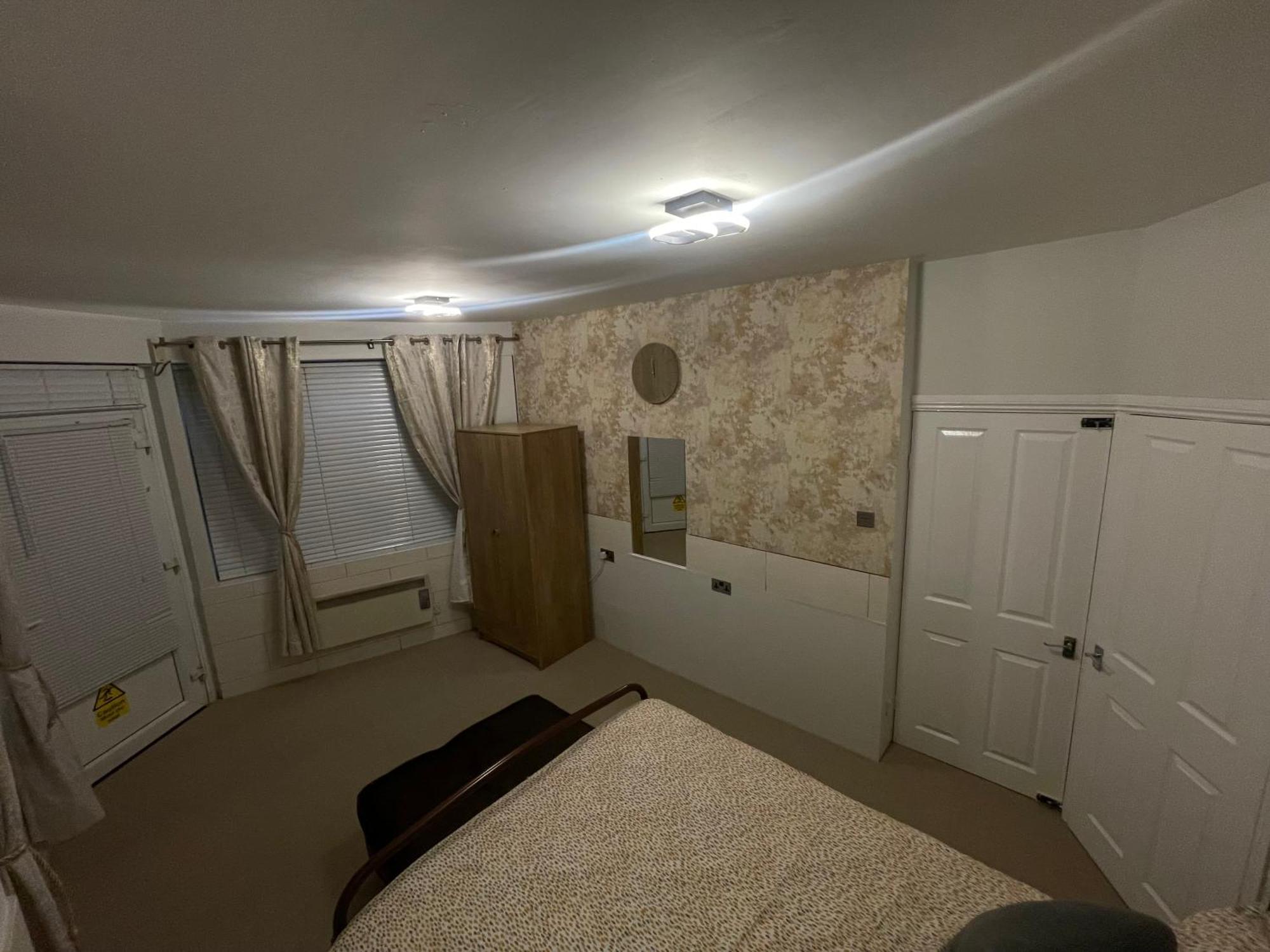 Beanies Lornestreet Four Bed House Apartment Swindon Luaran gambar