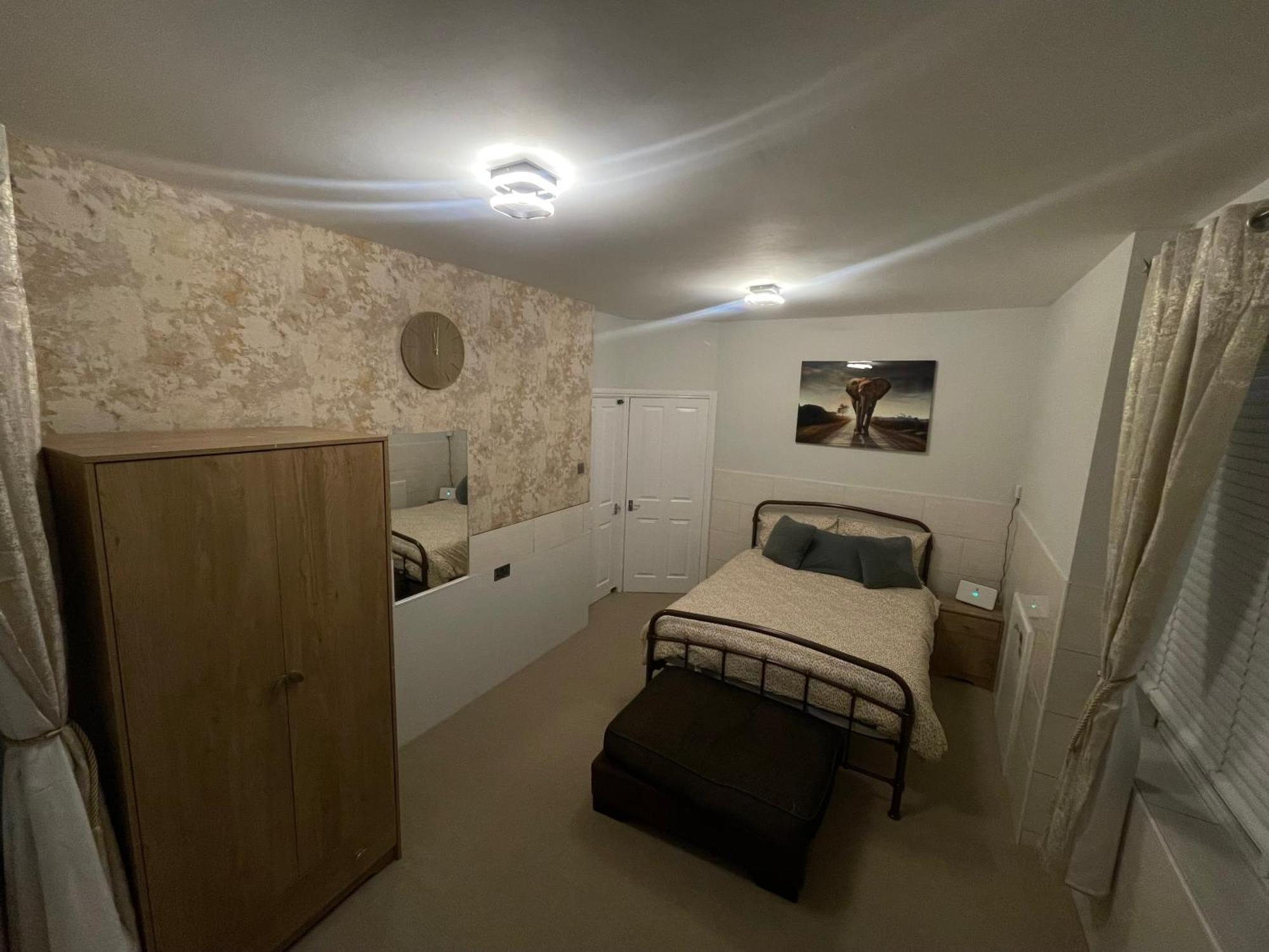 Beanies Lornestreet Four Bed House Apartment Swindon Luaran gambar