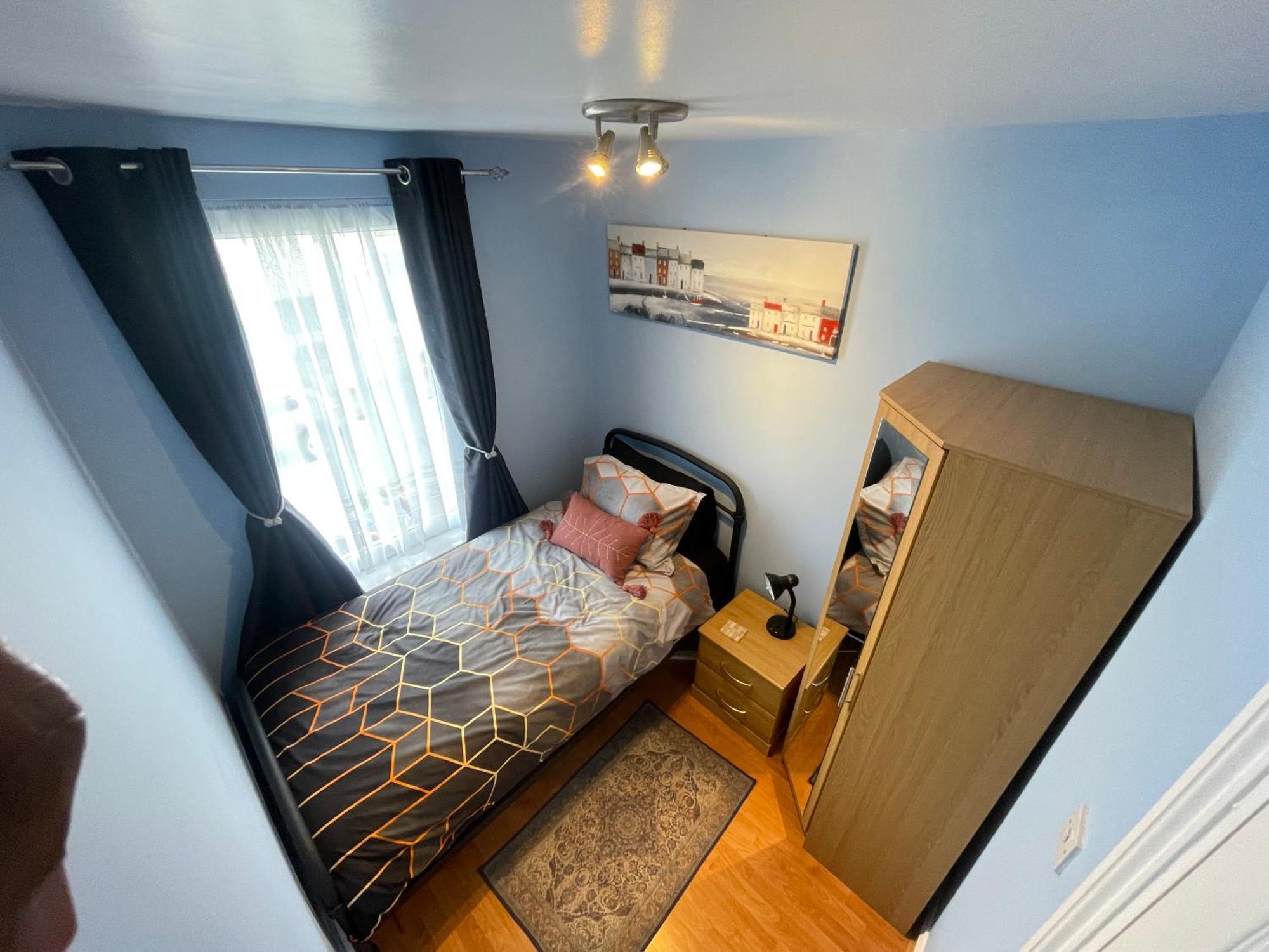Beanies Lornestreet Four Bed House Apartment Swindon Luaran gambar