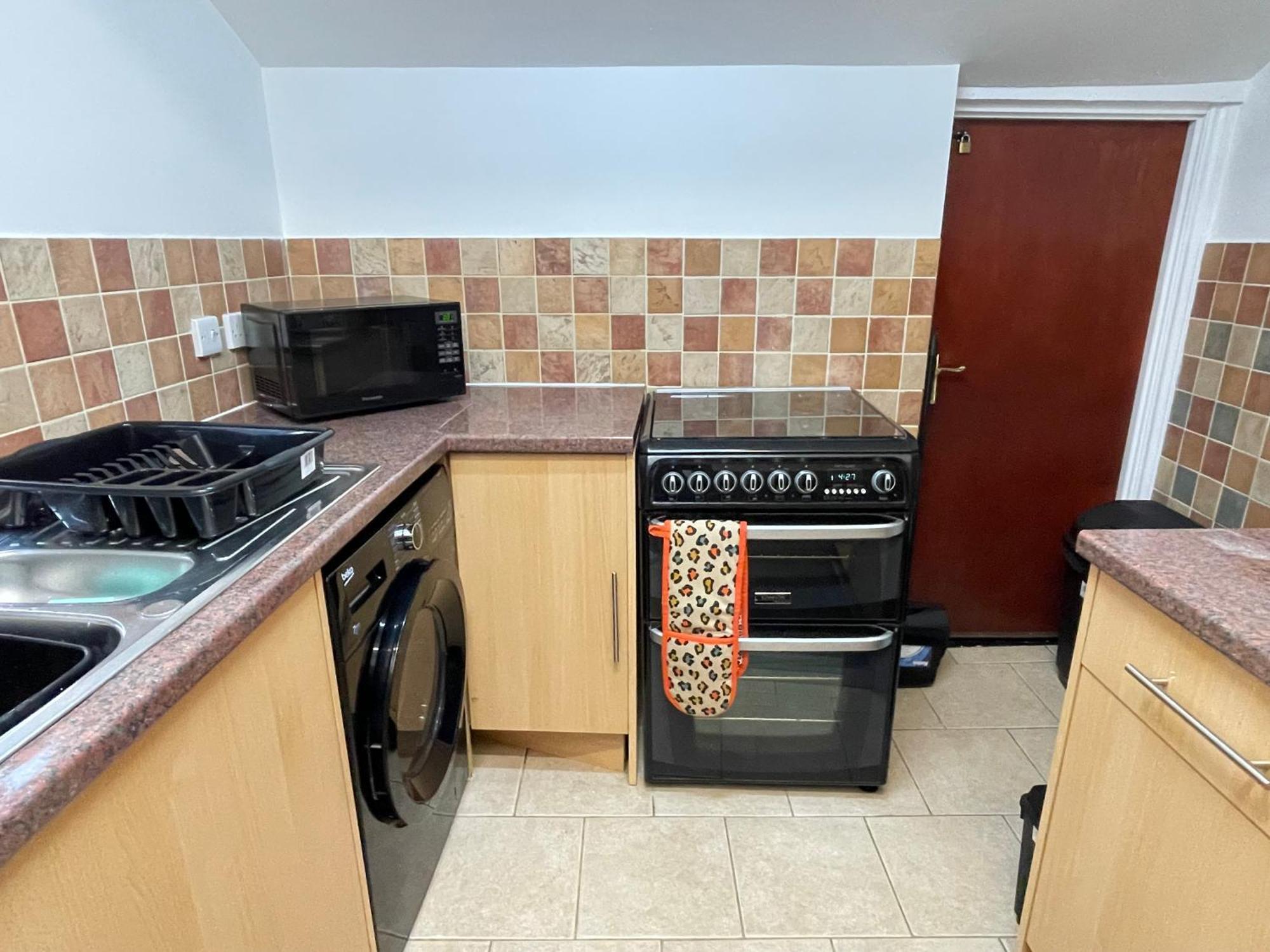 Beanies Lornestreet Four Bed House Apartment Swindon Luaran gambar